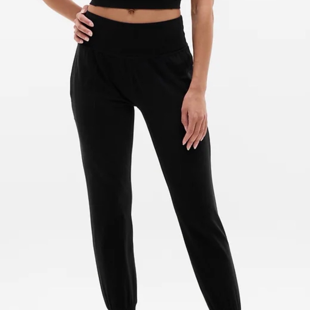 Women's NWT Athleta Salutation Joggers